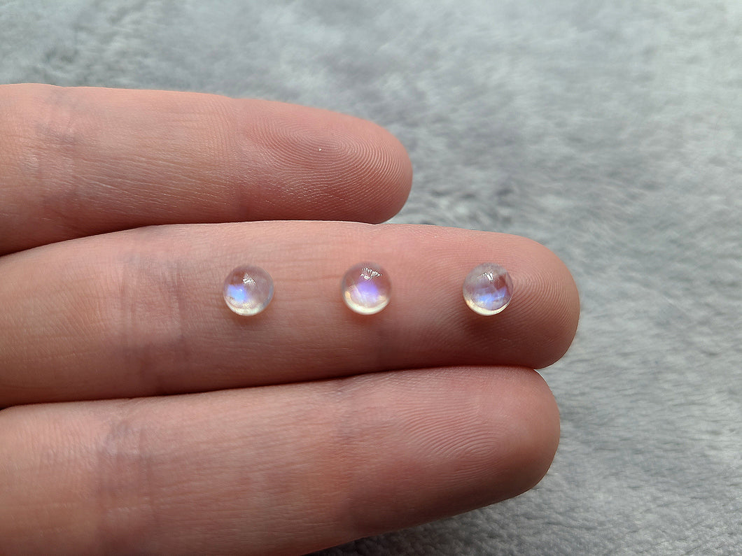 5MM Faceted Rainbow Moonstone Cabochon